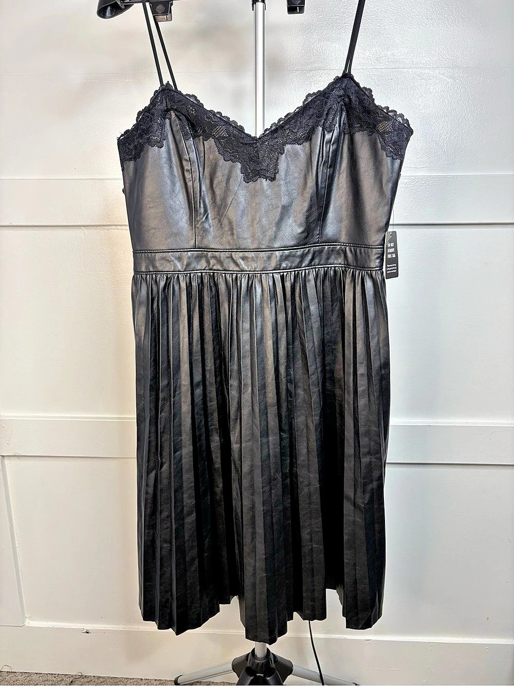 Express Faux Leather Lace Trim Pleated Skirt Dress Midi Dress Black Large
